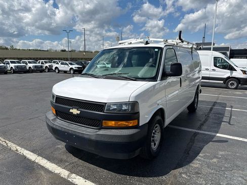 Used 2018 Chevrolet Express 2500 w/ Driver Convenience Package image 4