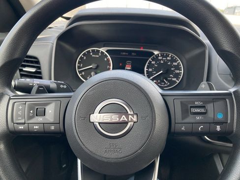 Used 2024 Nissan Rogue SV image 16