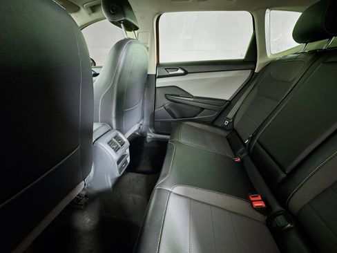 Used 2022 Volkswagen Taos SE image 24