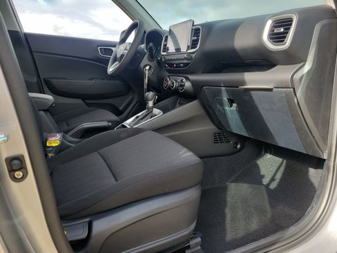 New 2026 Hyundai Venue SE FWD image 16