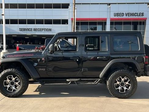 Used 2023 Jeep Wrangler Unlimited Rubicon w/ LED Lighting Group AWD/4WD image 3