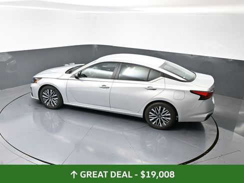 Used 2024 Nissan Altima 2.5 SV image 46