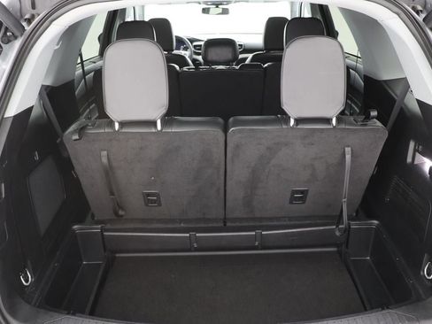 Used 2023 Ford Explorer Limited image 32