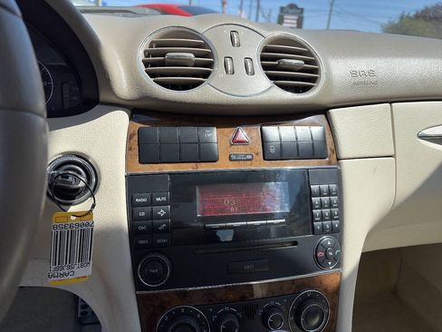 Used 2006 Mercedes-Benz CLK 350 Coupe image 28