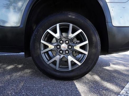 Used 2023 GMC Acadia SLE image 39