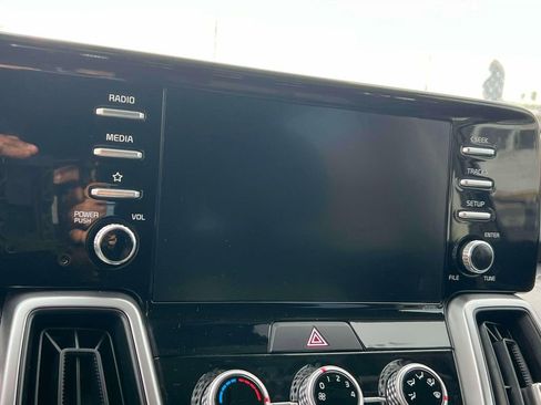 Used 2023 Kia Sorento LX image 24