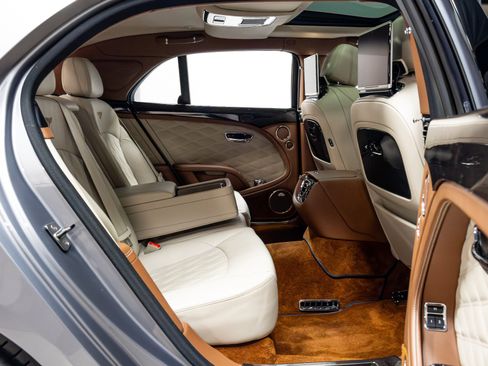 Used 2017 Bentley Mulsanne Speed image 29