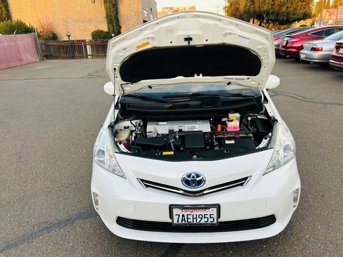 Used 2013 Toyota Prius V Two image 8
