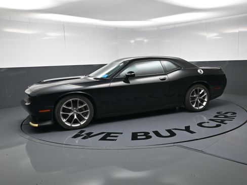 Used 2022 Dodge Challenger GT RWD image 12