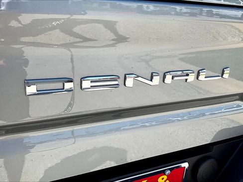 Used 2025 GMC Sierra 3500 Denali Ultimate image 8