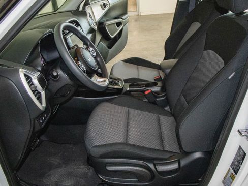 Used 2025 Kia Soul S image 7