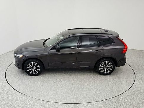 Used 2025 Volvo XC60 B5 Plus AWD/4WD image 36