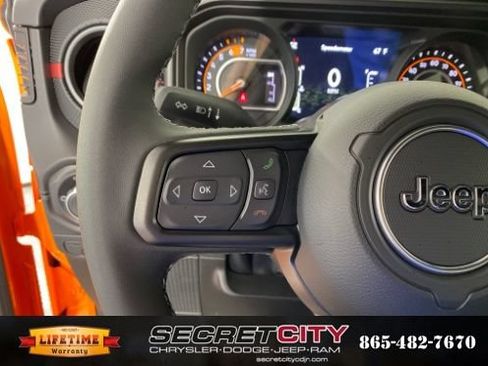 New 2026 Jeep Wrangler Unlimited Rubicon w/ Whitecap Package AWD/4WD image 15