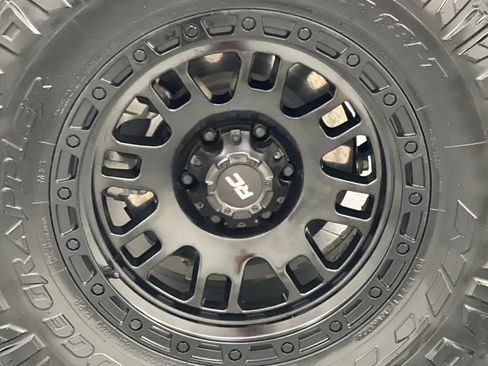 Used 2025 Ford Expedition Tremor AWD/4WD image 83