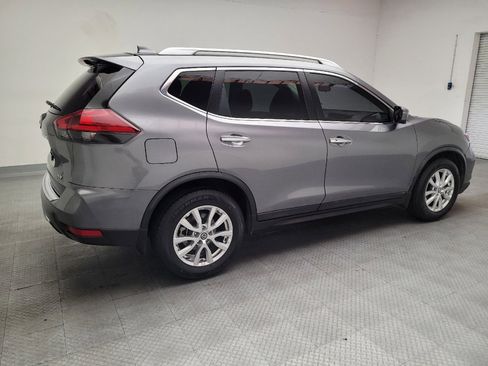 Used 2018 Nissan Rogue SV w/ Premium Package FWD image 10