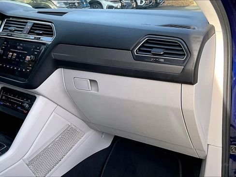 Used 2023 Volkswagen Tiguan SE image 19