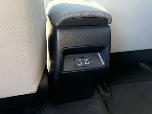 Used 2024 Toyota Corolla LE image 25