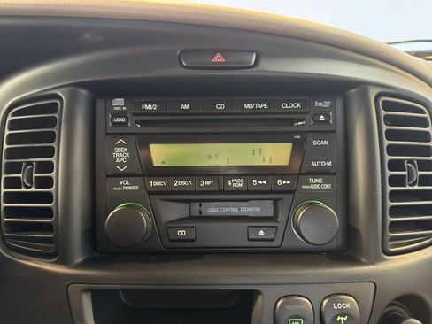 Used 2002 MAZDA Tribute ES image 14