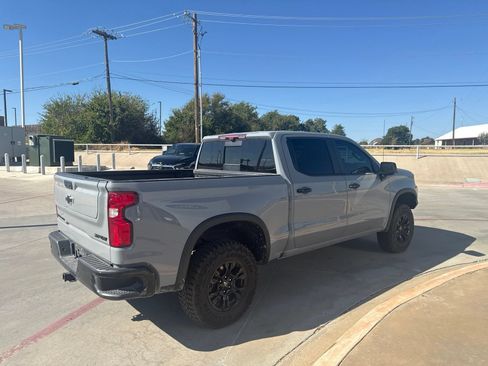 Used 2025 Chevrolet Silverado 1500 ZR2 w/ Technology Package AWD/4WD image 5