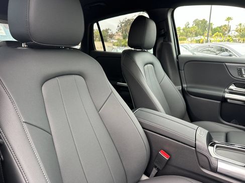 Used 2025 Mercedes-Benz GLA 250 image 17