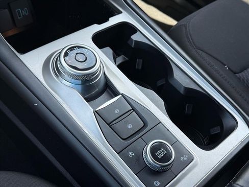 Used 2023 Ford Explorer XLT image 17
