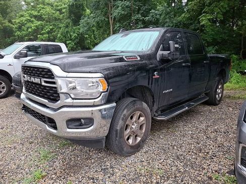 Used 2024 RAM 2500 Big Horn AWD/4WD image 3