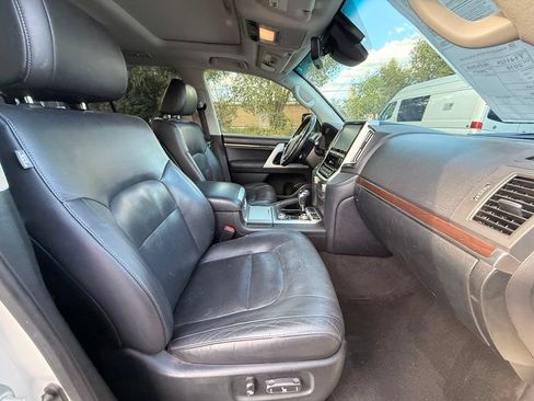 Used 2019 Toyota Land Cruiser w/ Carpet Mat Package AWD/4WD image 9