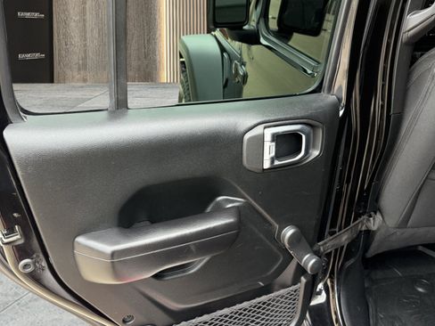 Used 2020 Jeep Wrangler Unlimited Sport image 29