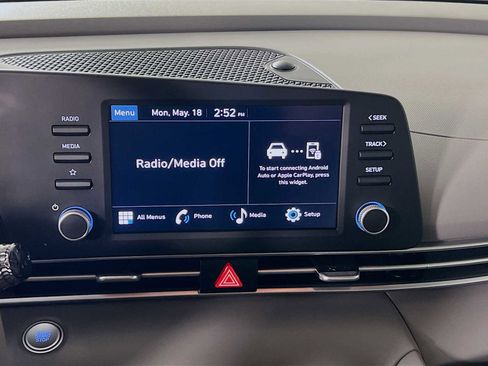 Certified 2025 Hyundai Elantra Sport FWD image 14