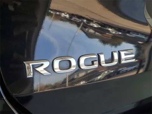 Used 2019 Nissan Rogue SV image 8
