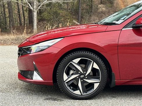 Used 2023 Hyundai Elantra Limited image 19