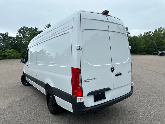 Used 2025 Mercedes-Benz Sprinter 2500 image 6