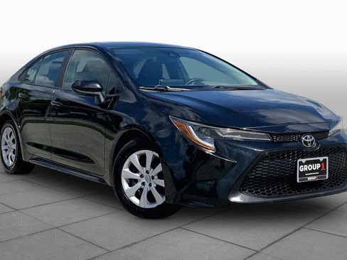 Used 2021 Toyota Corolla LE FWD image 3