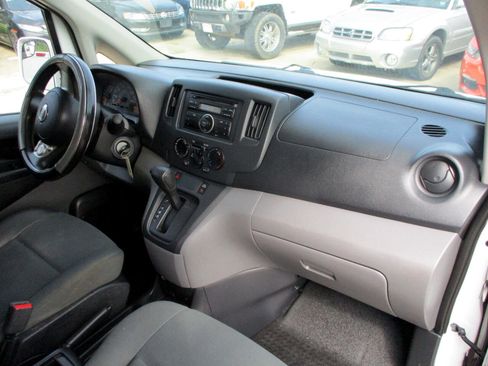 Used 2015 Nissan NV200 SV w/ Back Door Glass Package image 20