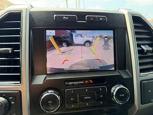 Used 2019 Ford F150 Lariat w/ Trailer Tow Package RWD image 27