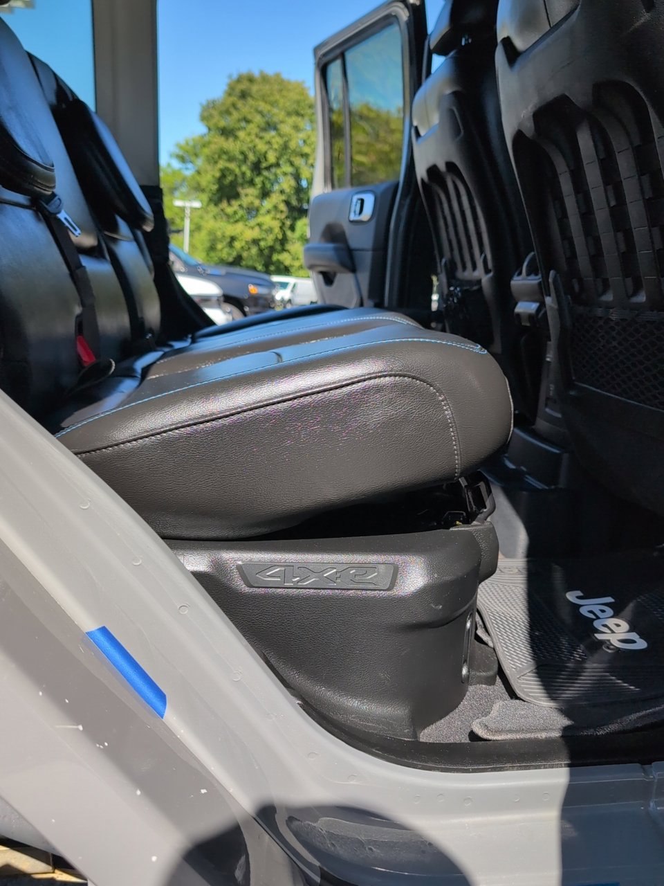 Used 2023 Jeep Wrangler Unlimited Rubicon 4xe w/ Cold Weather Group AWD/4WD image 18