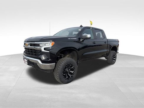 Used 2025 Chevrolet Silverado 1500 LT image 4