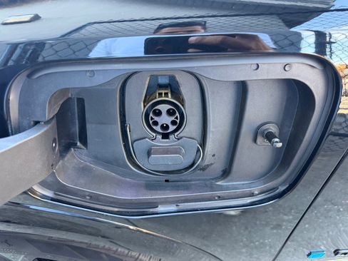 Used 2024 Chevrolet Equinox EV RS FWD image 46