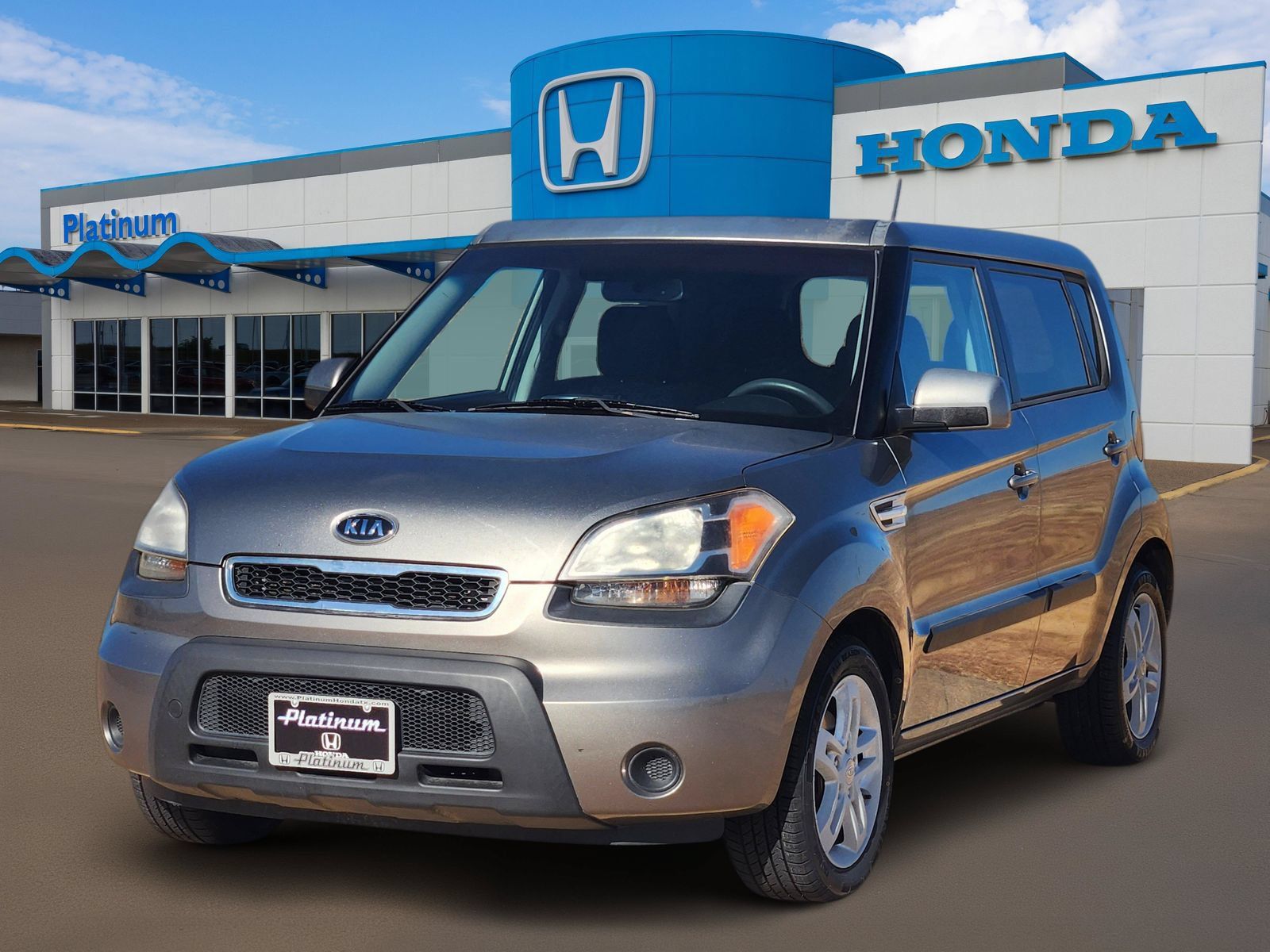 Used 2011 Kia Soul + w/ Audio Pkg FWD image 2
