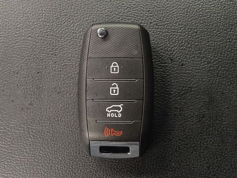 Used 2020 Kia Sorento LX image 32