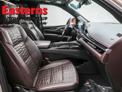 Used 2021 Cadillac Escalade ESV Premium Luxury Platinum image 30