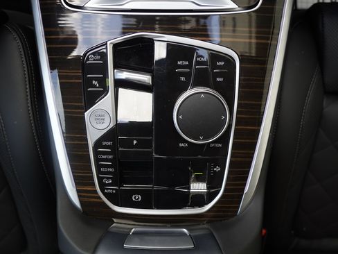 Used 2026 BMW X7 xDrive40i AWD/4WD image 32
