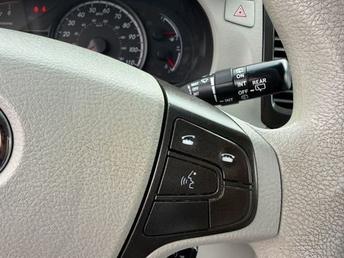 Used 2013 Toyota Sienna LE w/ Towing Pkg image 20