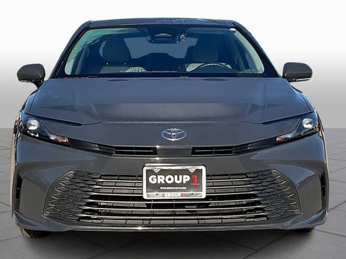 Used 2025 Toyota Camry LE w/ Convenience Package image 4