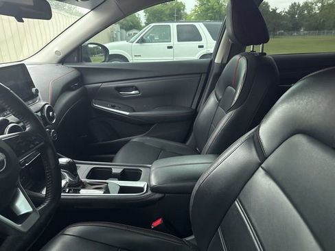 Used 2024 Nissan Sentra SR w/ SR Premium Package FWD image 9