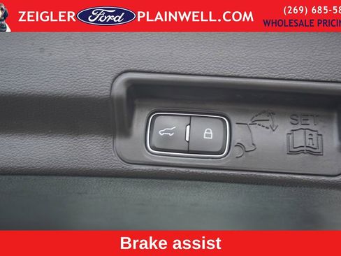 Used 2020 Ford Explorer XLT w/ Comfort Package image 11