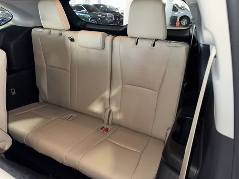 Used 2021 Toyota Highlander XLE image 16