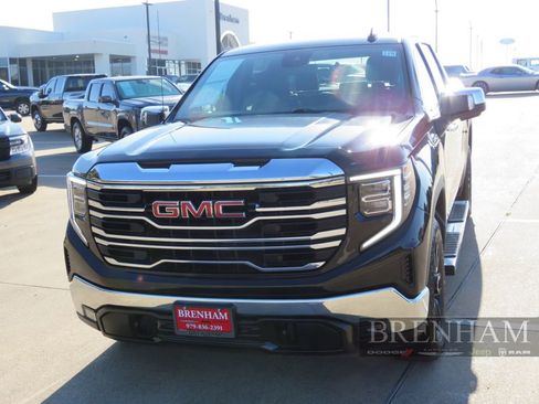 Used 2024 GMC Sierra 1500 SLT image 9