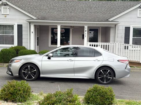 Used 2020 Toyota Camry XSE w/ Navigation Package FWD image 3