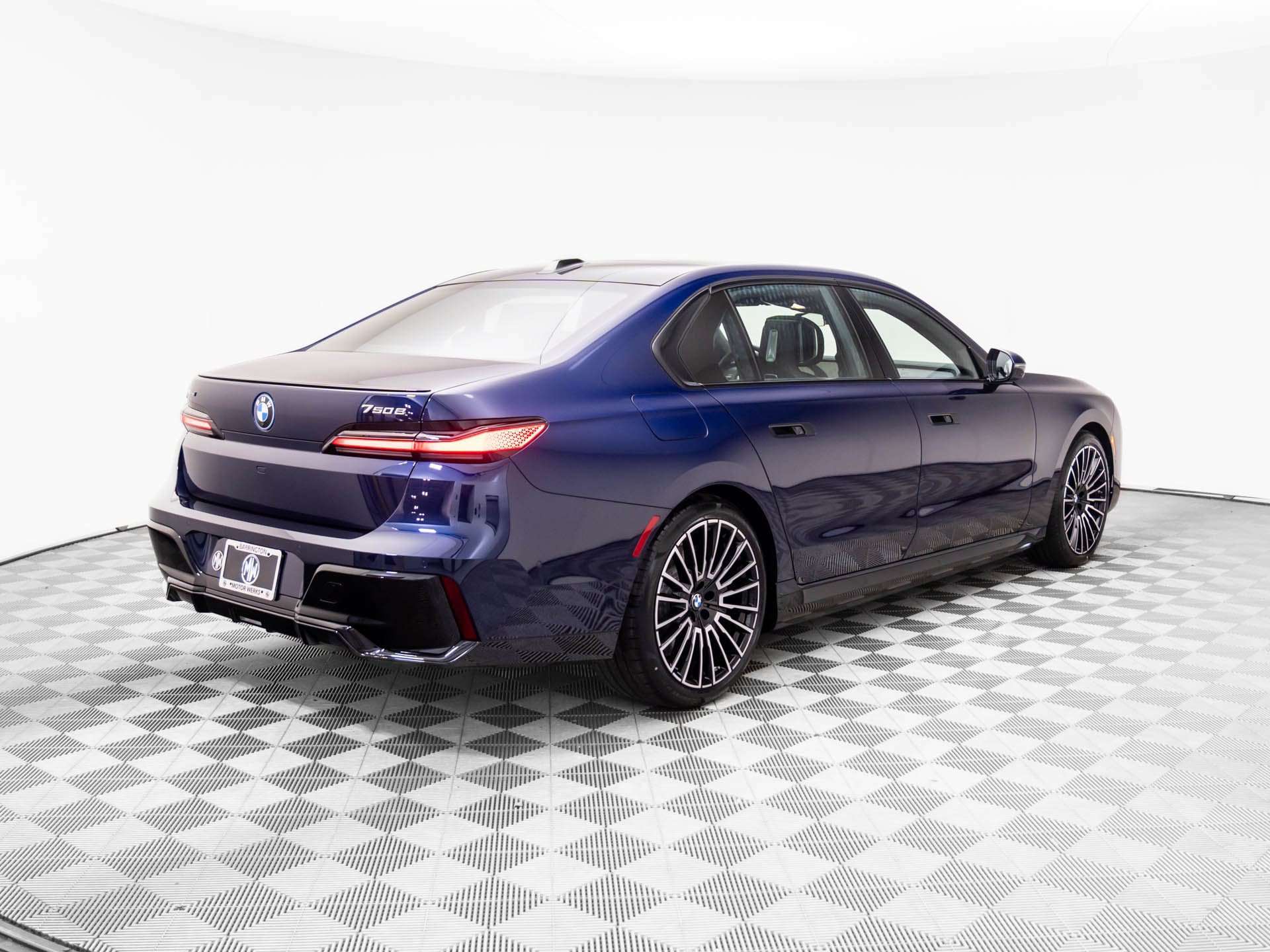 Used 2026 BMW 750e xDrive w/ Executive Package AWD/4WD image 6